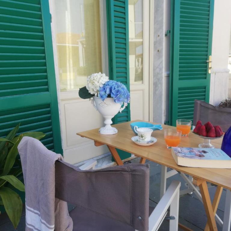 Casa Patrizia - Elegant two bedroom seafront house on Viareggio Promenade - Casa con 2 Camere da Letto - 12