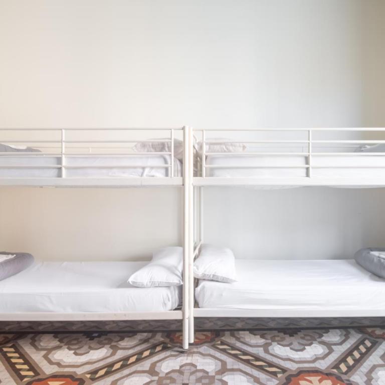 360 Hostel Centro - Single Bed in 8-Bed Dormitory Room - 3