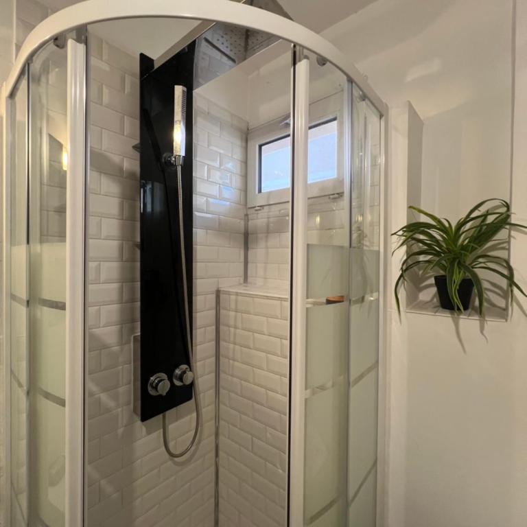 F2 climatisé centre St Raphaël plages 900 m et gare - One-Bedroom Apartment - 11