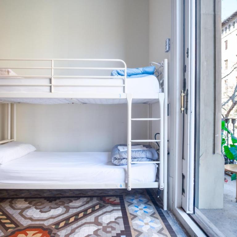 360 Hostel Centro - Single Bed in 8-Bed Dormitory Room - 8