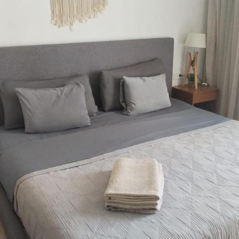 Suites calle 38 - Estudio con cama extragrande y sofá cama - 3