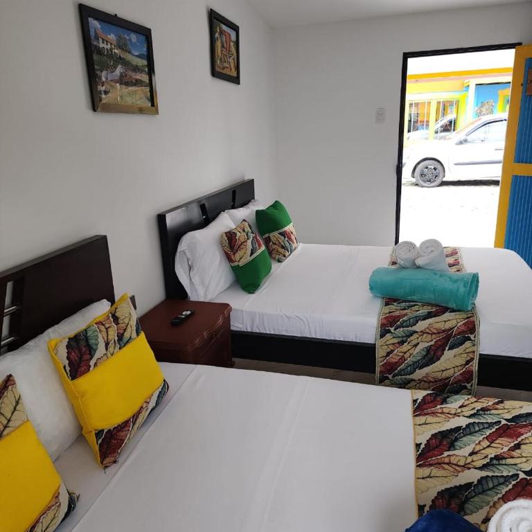 Alojamiento el jardin - Habitación Doble Estándar con 2 camas dobles - 7