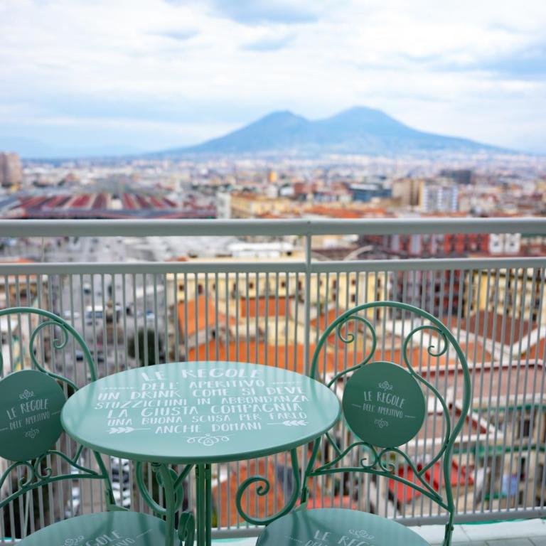 Sky Touch Suites Napoli - Camera Matrimoniale con Balcone - 16