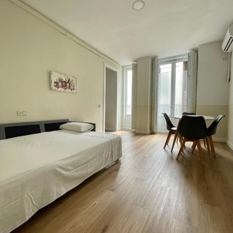 Apartamentos Mayor Centro - Exterior Deluxe Studio without Terrace - 2
