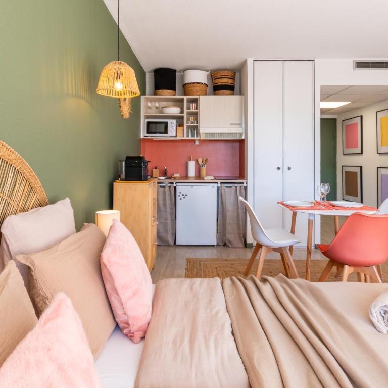 Studio cosy 2-3 pers, balcon, parking privé, clim, WiFi - 15 min sanctuaire - Studio mit Balkon - 15