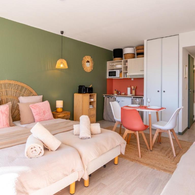 Studio cosy 2-3 pers, balcon, parking privé, clim, WiFi - 15 min sanctuaire - Studio mit Balkon - 25