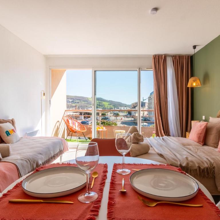 Studio cosy 2-3 pers, balcon, parking privé, clim, WiFi - 15 min sanctuaire - Studio mit Balkon - 28