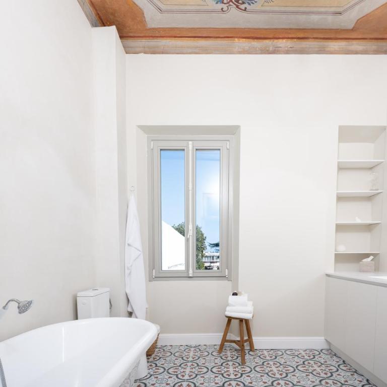 La Bâtisse en Blanc - Chambre Double ou Lits Jumeaux Deluxe – Vue sur Jardin - 9