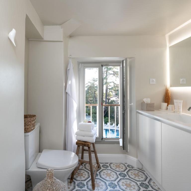 La Bâtisse en Blanc - Chambre Double ou Lits Jumeaux Deluxe – Vue sur Jardin - 7