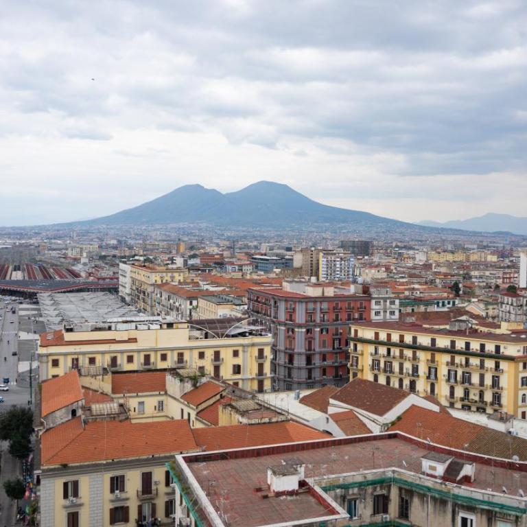 Sky Touch Suites Napoli - Camera Tripla Superior - 13