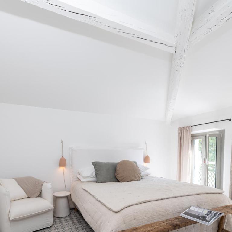 La Bâtisse en Blanc - Chambre Double ou Lits Jumeaux Deluxe – Vue sur Jardin - 1