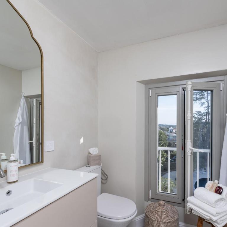 La Bâtisse en Blanc - Chambre Double ou Lits Jumeaux Deluxe – Vue sur Jardin - 14