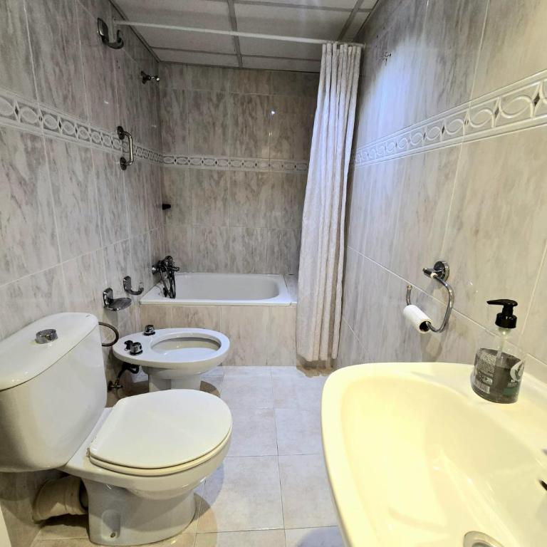 Apartamento Playamar con vistas al mar y piscina a 50 metros del Paseo Marítimo - Apartamento de 2 dormitorios - 15