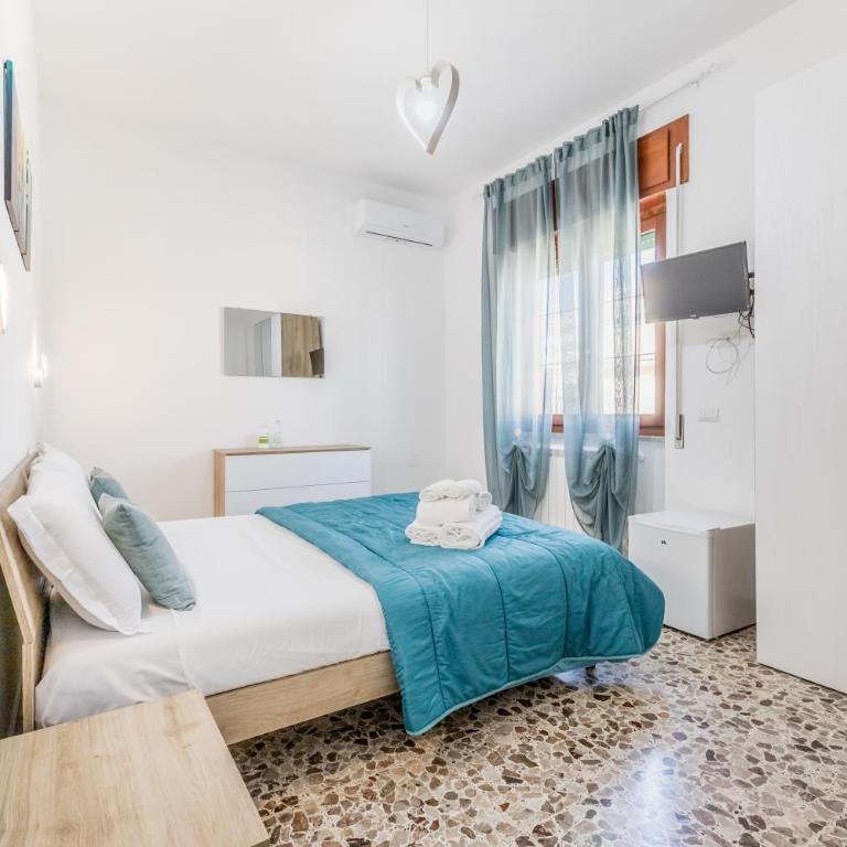 THAT'S LOVE Fiumicino airport Jazz-8min airport-100mt historic center - Double Room with Private Bathroom - 3