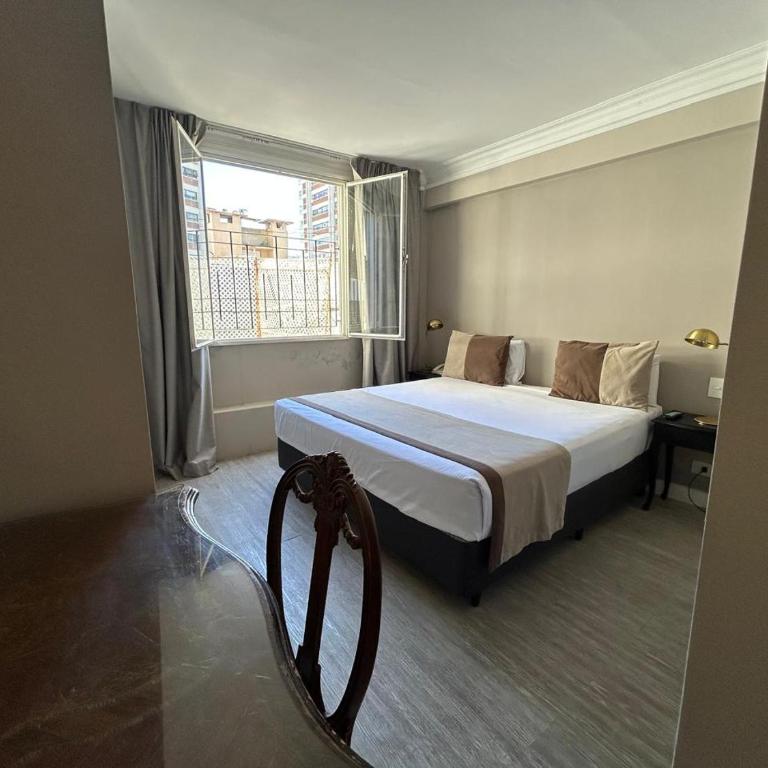 1253 Recoleta Small Hotel - Family Room - 3