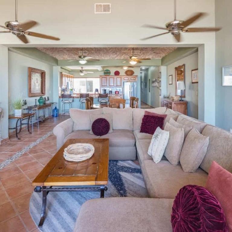 Spacious Beachfront Condo Las Palmas II 11A - Apartamento - 8