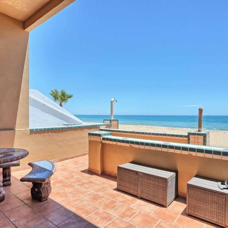 Spacious Beachfront Condo Las Palmas II 11A - Apartamento - 10