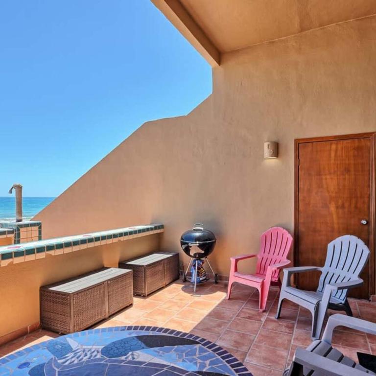 Spacious Beachfront Condo Las Palmas II 11A - Apartamento - 12
