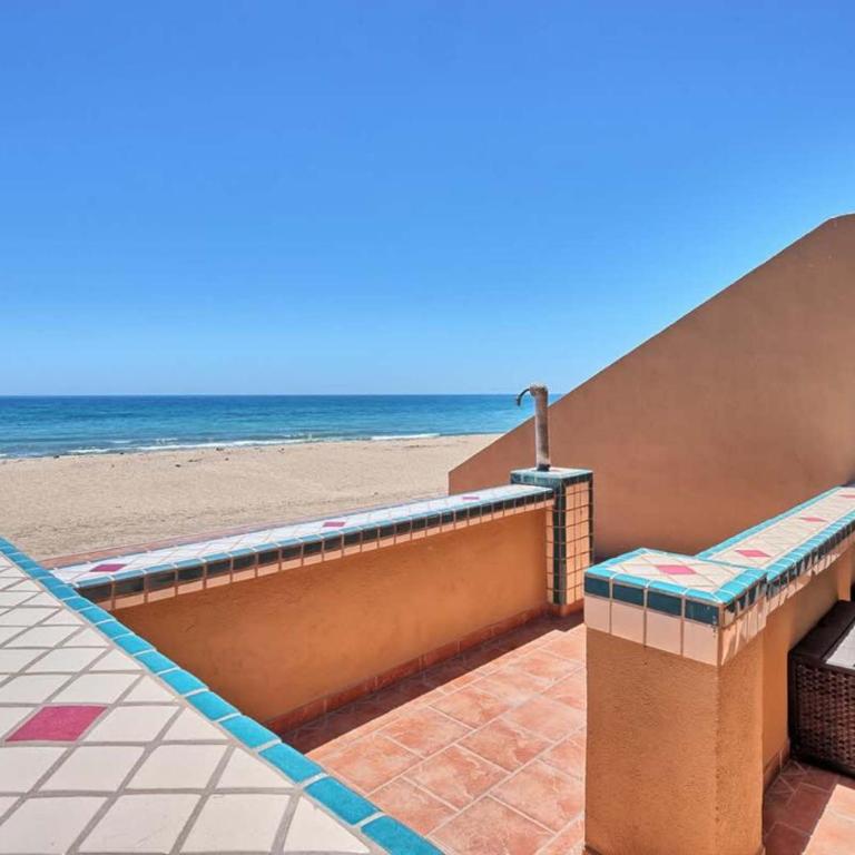 Spacious Beachfront Condo Las Palmas II 11A - Apartamento - 16