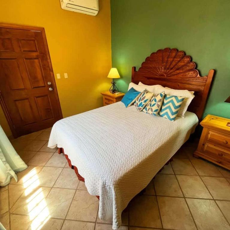 Comfortable Beachfront Condo Las Palmas II 11 B - Apartamento - 6