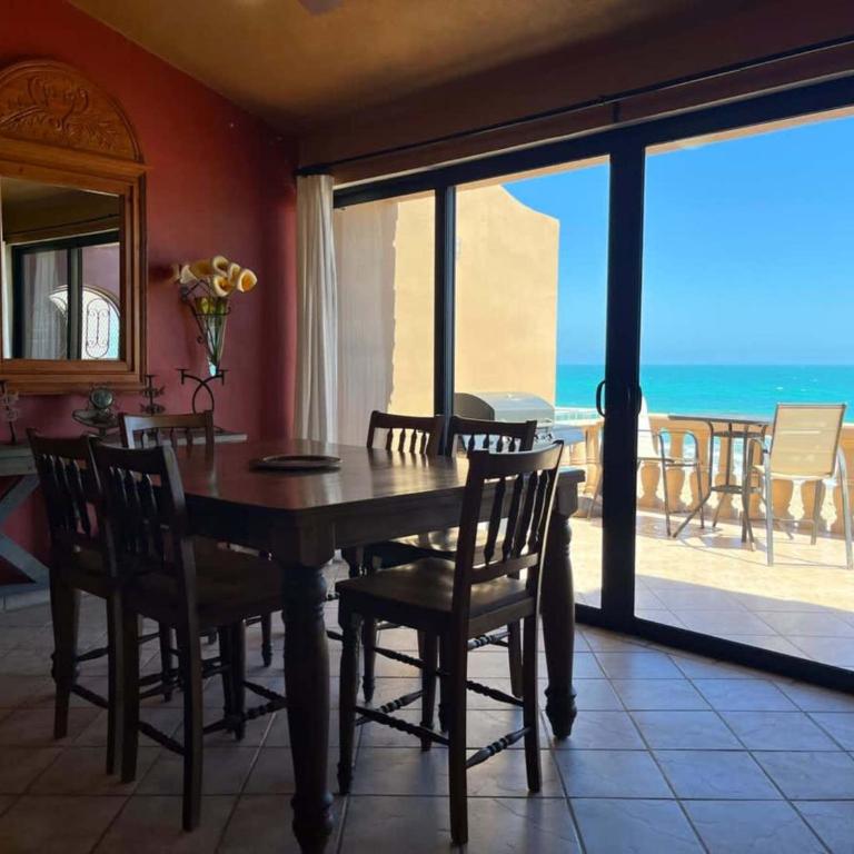 Comfortable Beachfront Condo Las Palmas II 11 B - Apartamento - 13