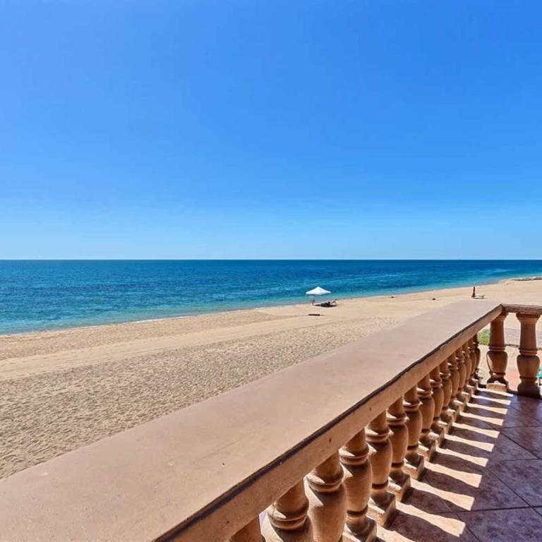 Comfortable Beachfront Condo Las Palmas II 11 B - Apartamento - 17