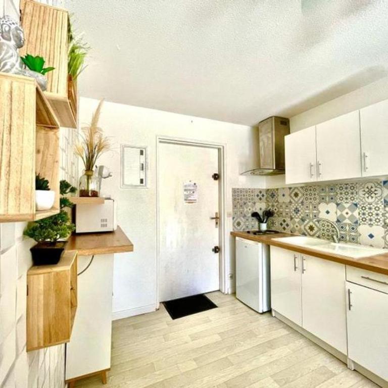 Appartement avec jardin plein sud- Clim wifi et parking - One-Bedroom Apartment - 7