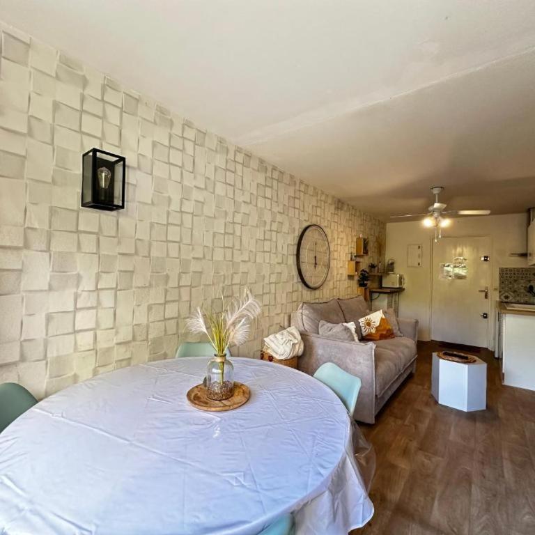 Appartement avec jardin plein sud- Clim wifi et parking - One-Bedroom Apartment - 8