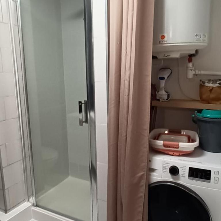 Appartement avec jardin plein sud- Clim wifi et parking - One-Bedroom Apartment - 11