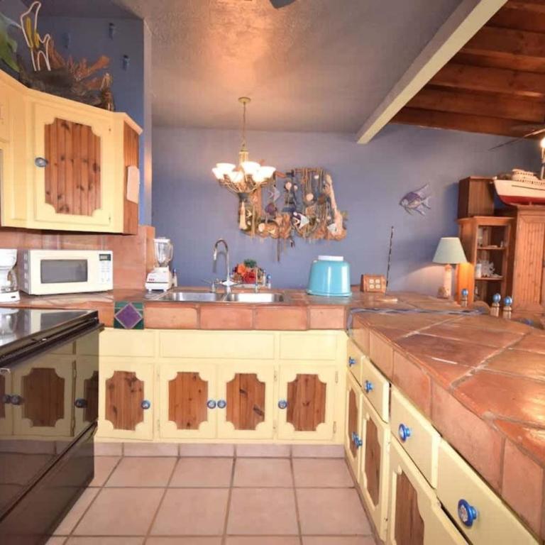 Beautiful Beachfront Condo Las Palmas II 3 - Apartamento - 14