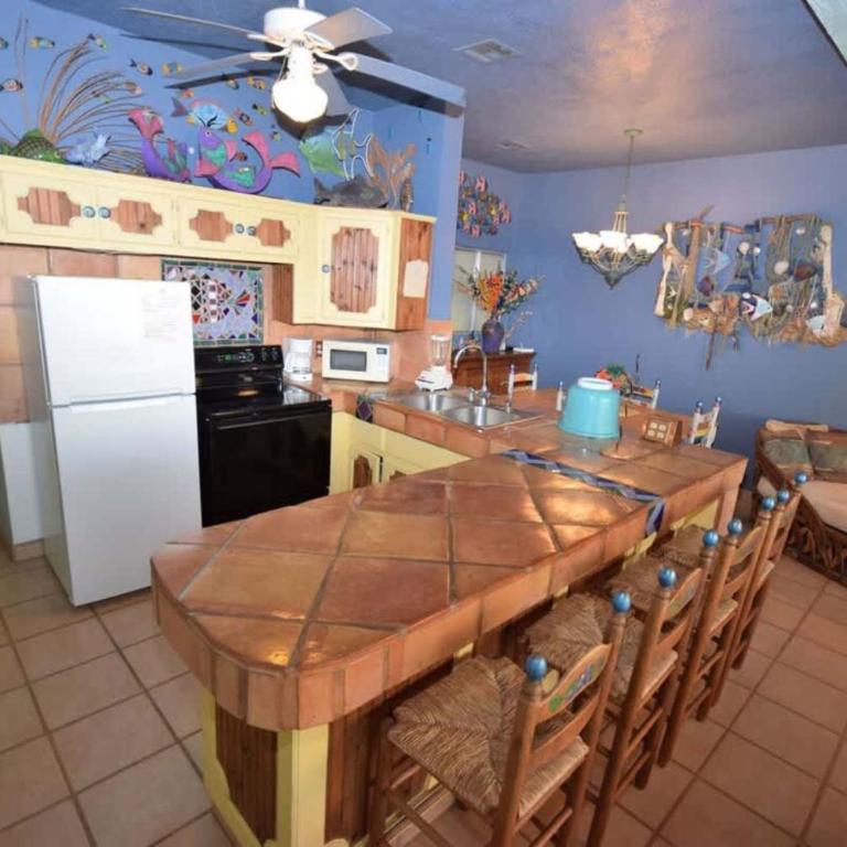 Beautiful Beachfront Condo Las Palmas II 3 - Apartamento - 15