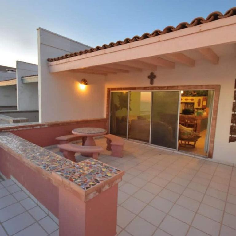 Beautiful Beachfront Condo Las Palmas II 3 - Apartamento - 2