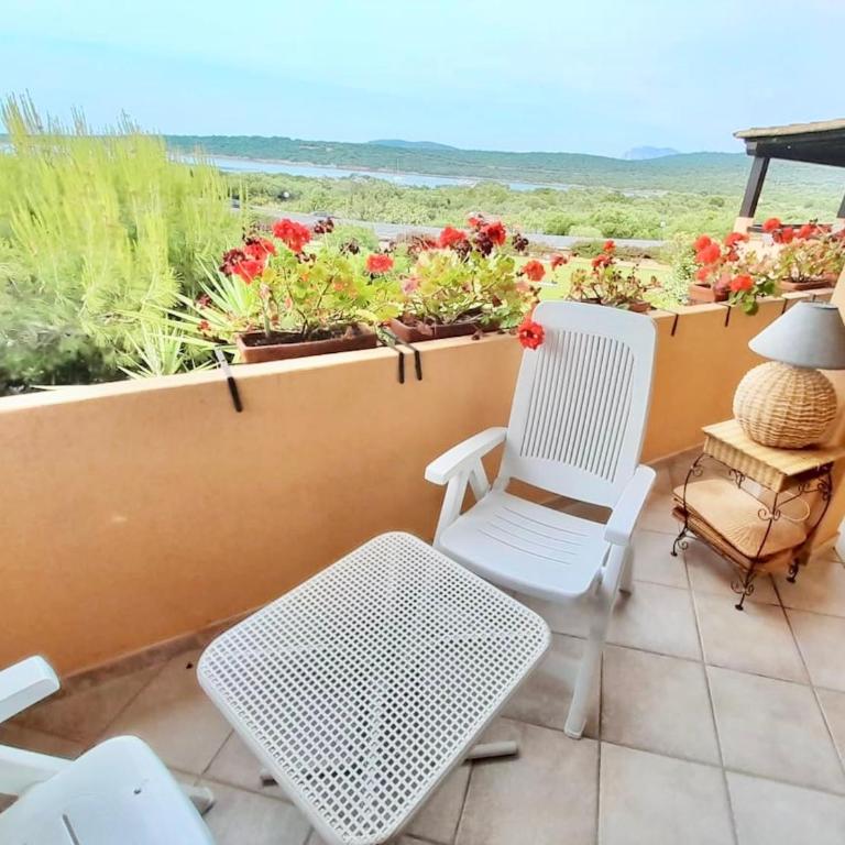 Panoramic apartment 6 beds In Marinella with veranda SEA VIEW - Two-Bedroom Apartment with Sea View - 4