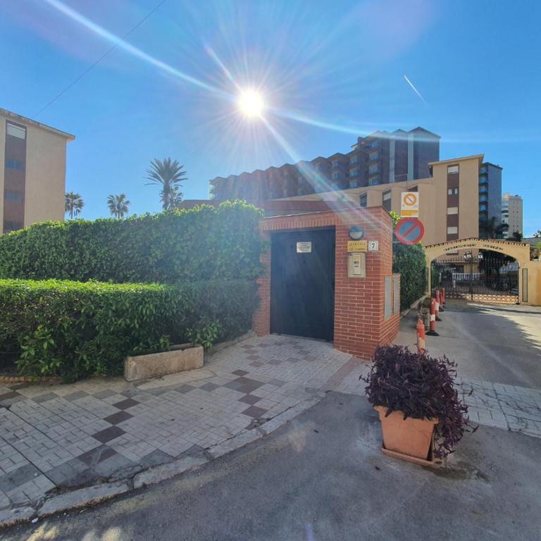 Apartamento Playamar con vistas al mar y piscina a 50 metros del Paseo Marítimo - Apartamento de 2 dormitorios - 33