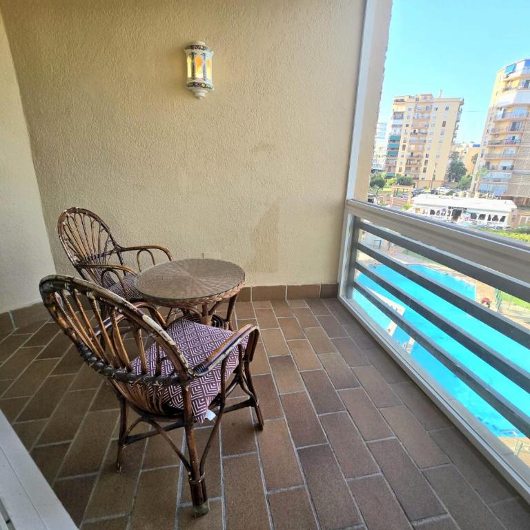 Apartamento Playamar con vistas al mar y piscina a 50 metros del Paseo Marítimo - Apartamento de 2 dormitorios - 34