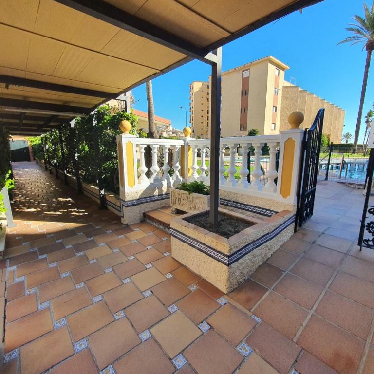 Apartamento Playamar con vistas al mar y piscina a 50 metros del Paseo Marítimo - Apartamento de 2 dormitorios - 36