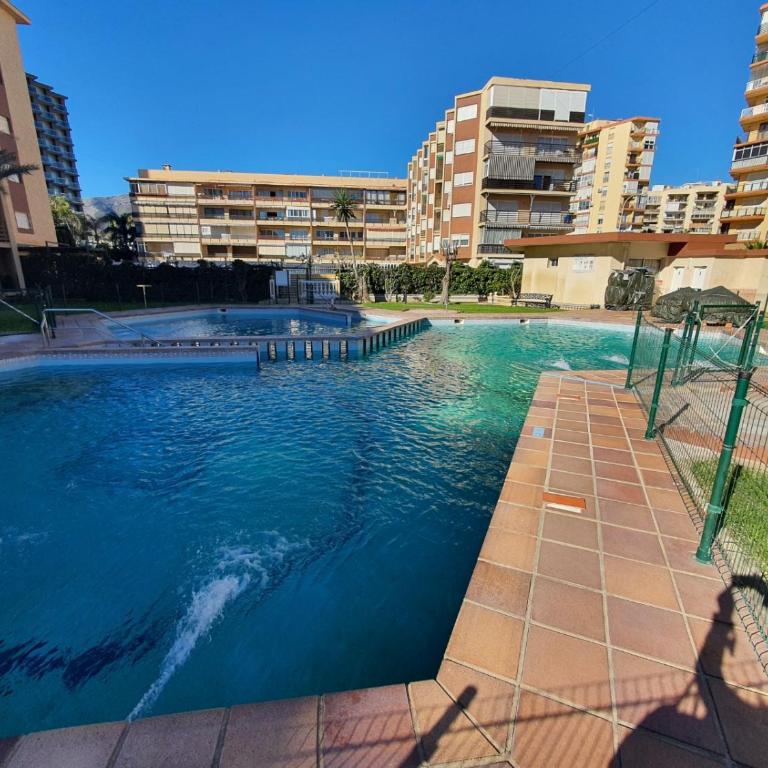 Apartamento Playamar con vistas al mar y piscina a 50 metros del Paseo Marítimo - Apartamento de 2 dormitorios - 37