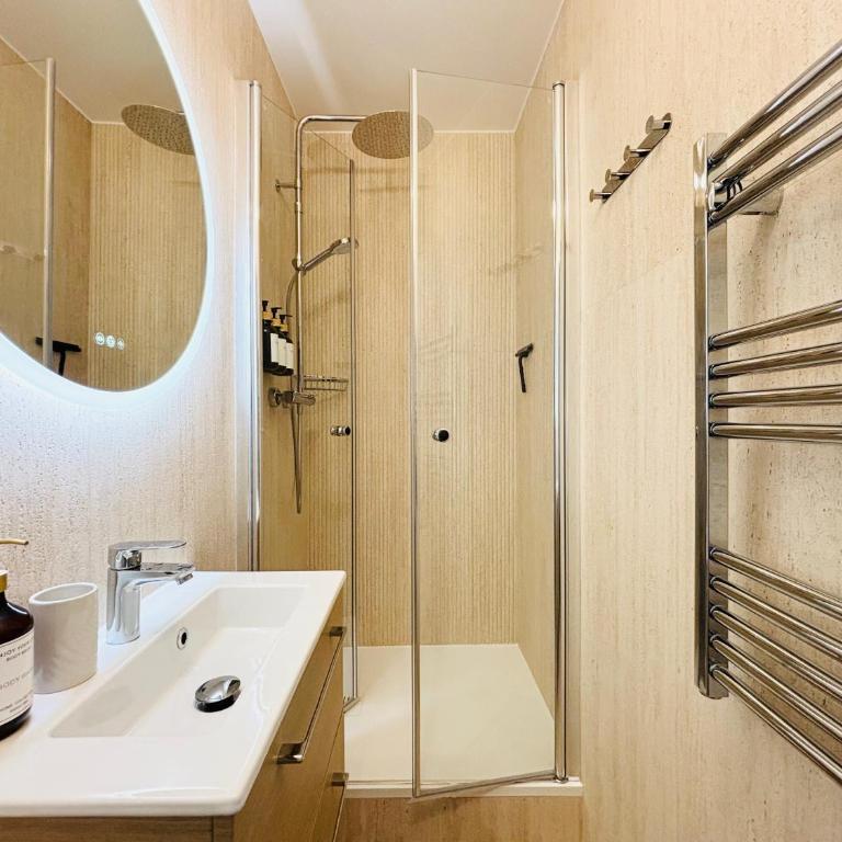 Free parking - King size beds - By MyJolieParisHome - Appartement 2 Chambres - 7
