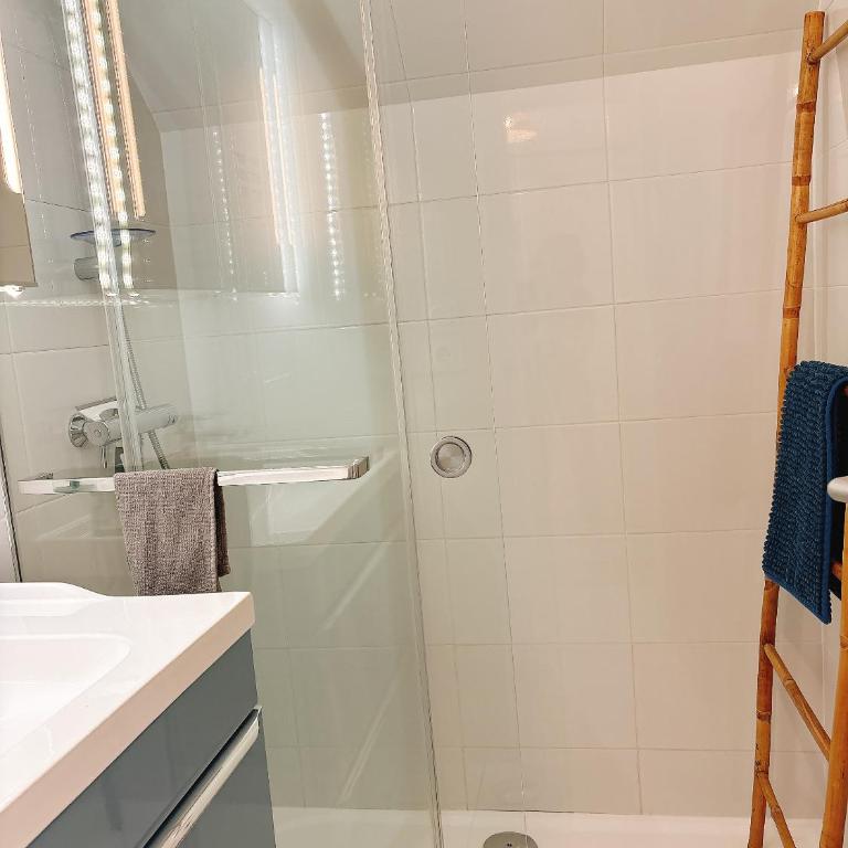 Le BULOT BLEU - 2 vacanciers - 1 chambre - Terrasse - 2 vélos - Parking - Plages et Commerces à pied - Appartement 1 Chambre - 24