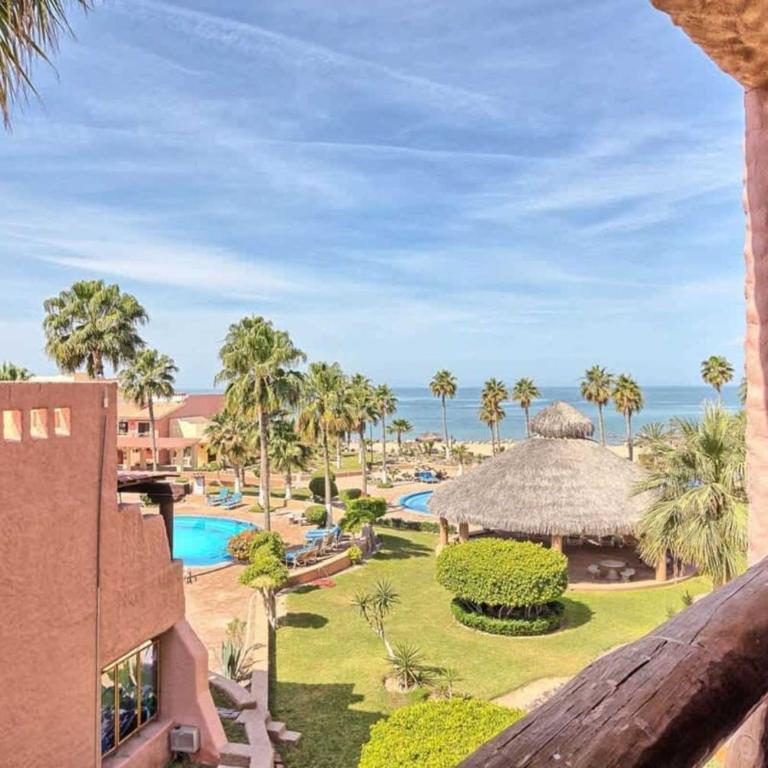Unique Colorful Condo on 3rd Floor Pinacate 321 - Apartamento - 2