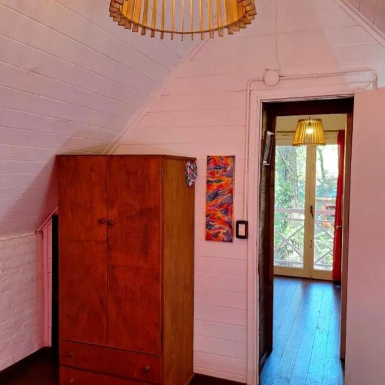 Las Capitol Casa roja - Three-Bedroom House - 4