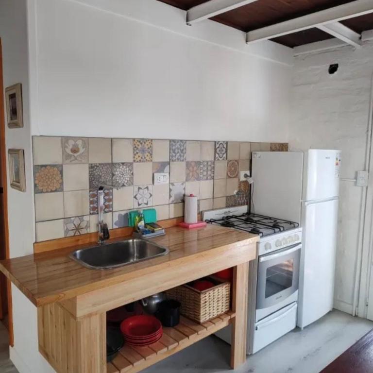 Las Capitol Casa roja - Three-Bedroom House - 10