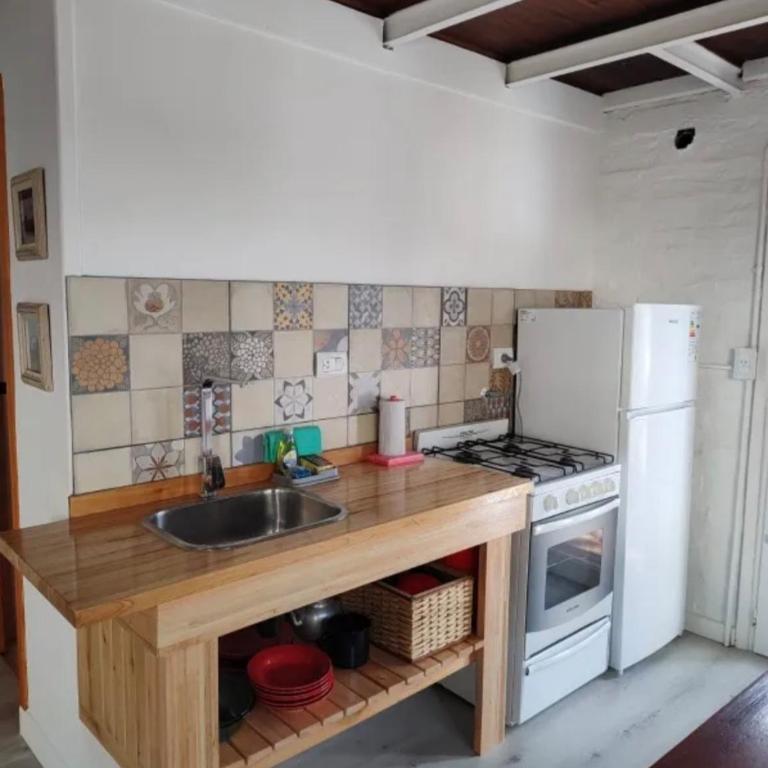 Las Capitol Casa roja - Three-Bedroom House - 20