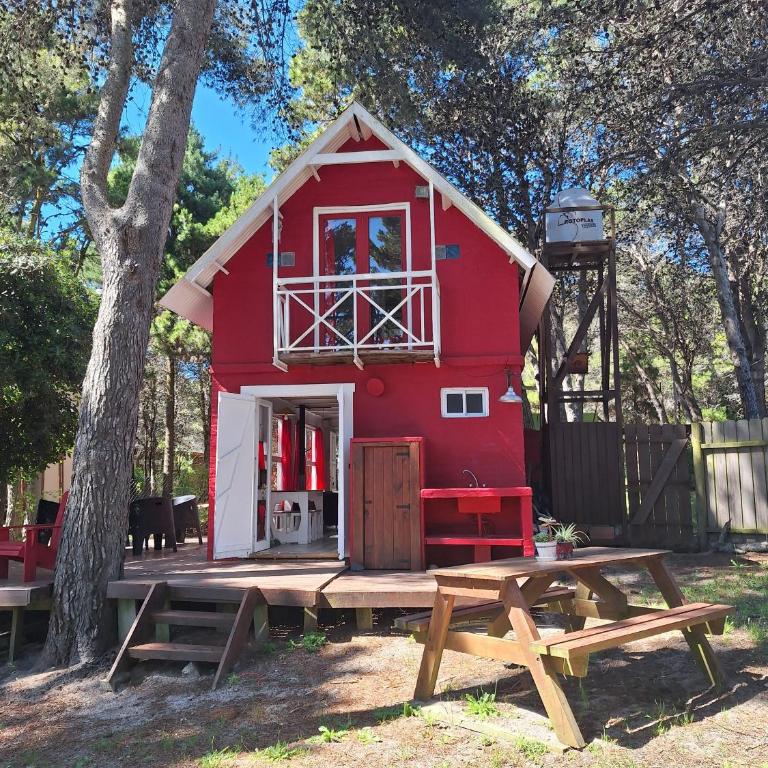 Las Capitol Casa roja - Three-Bedroom House - 21