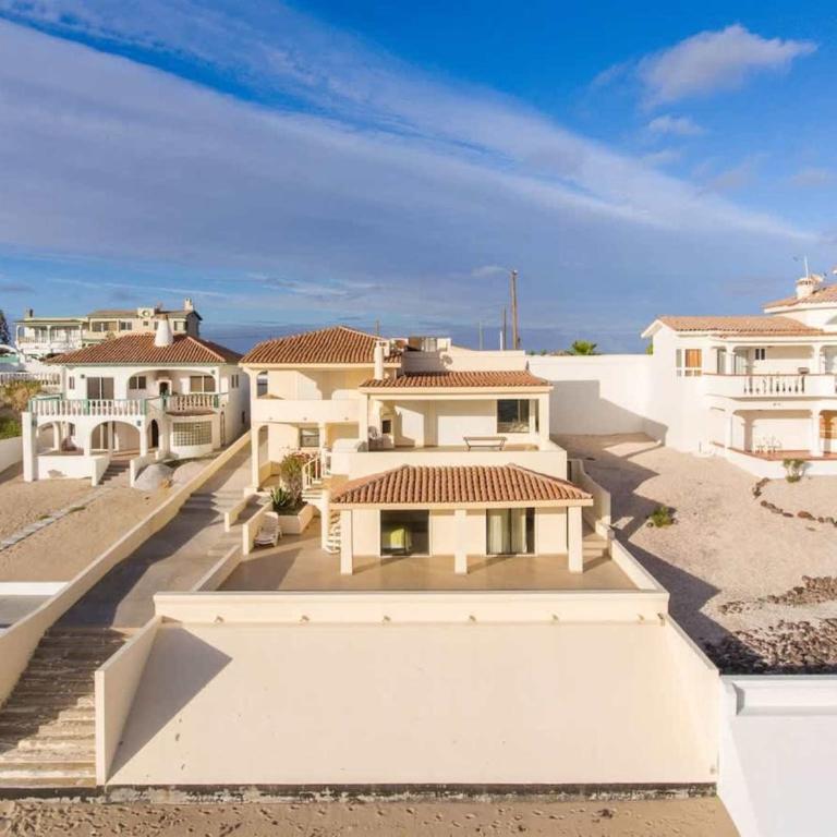 Beautiful Huge Beachfront Home Serenity Beach - Apartamento - 1