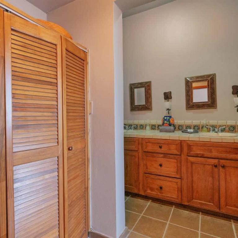 Beautiful Huge Beachfront Home Serenity Beach - Apartamento - 24