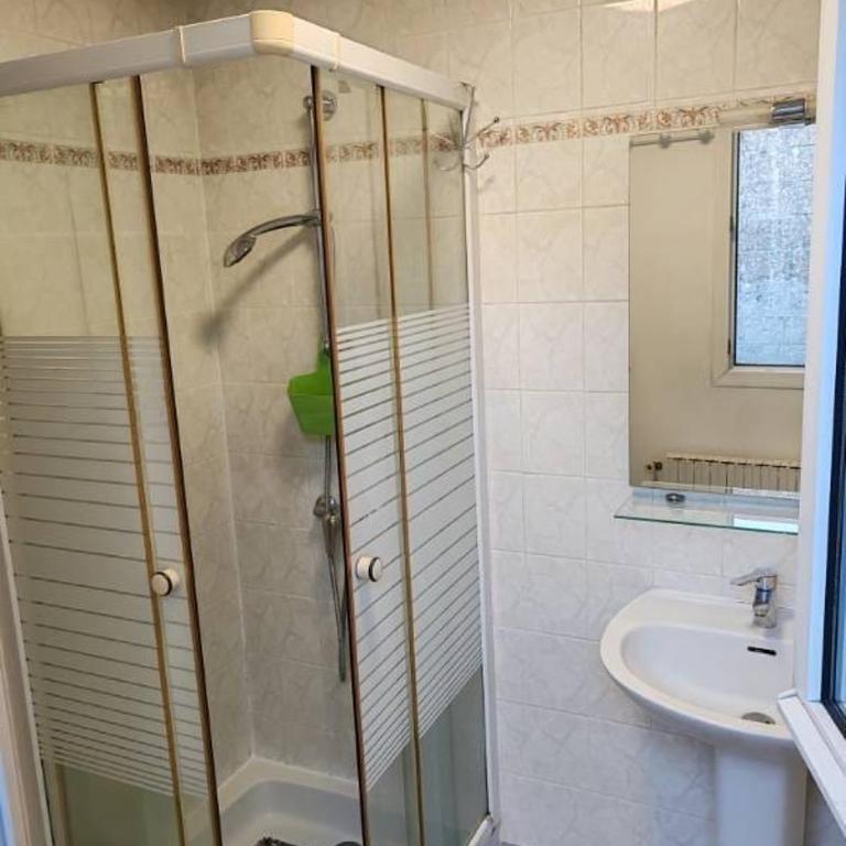 Maison LE MANS, idéalement située - Three-Bedroom Apartment - 3
