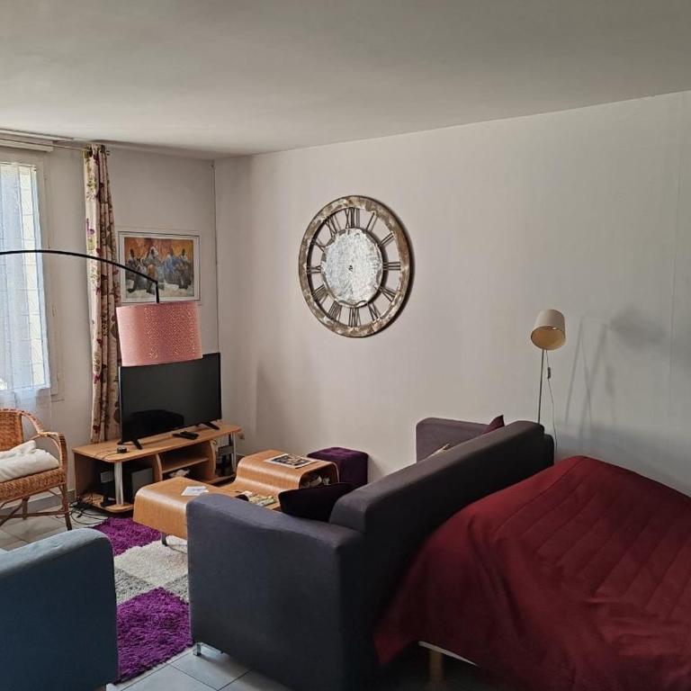 Maison LE MANS, idéalement située - Three-Bedroom Apartment - 5