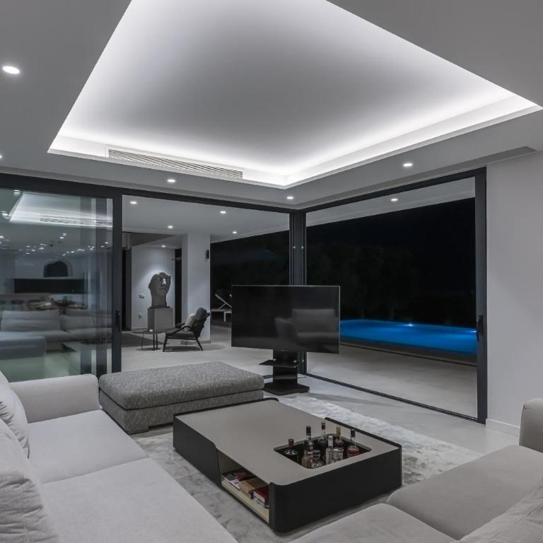 Luxury Five Bedroom Villa with Sea View - Villa - 50