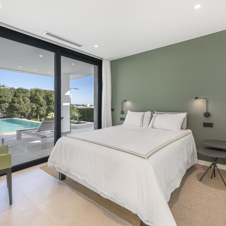 Luxury Five Bedroom Villa with Sea View - Villa - 30